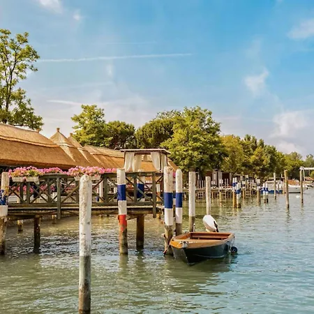 Bright With Terrace *